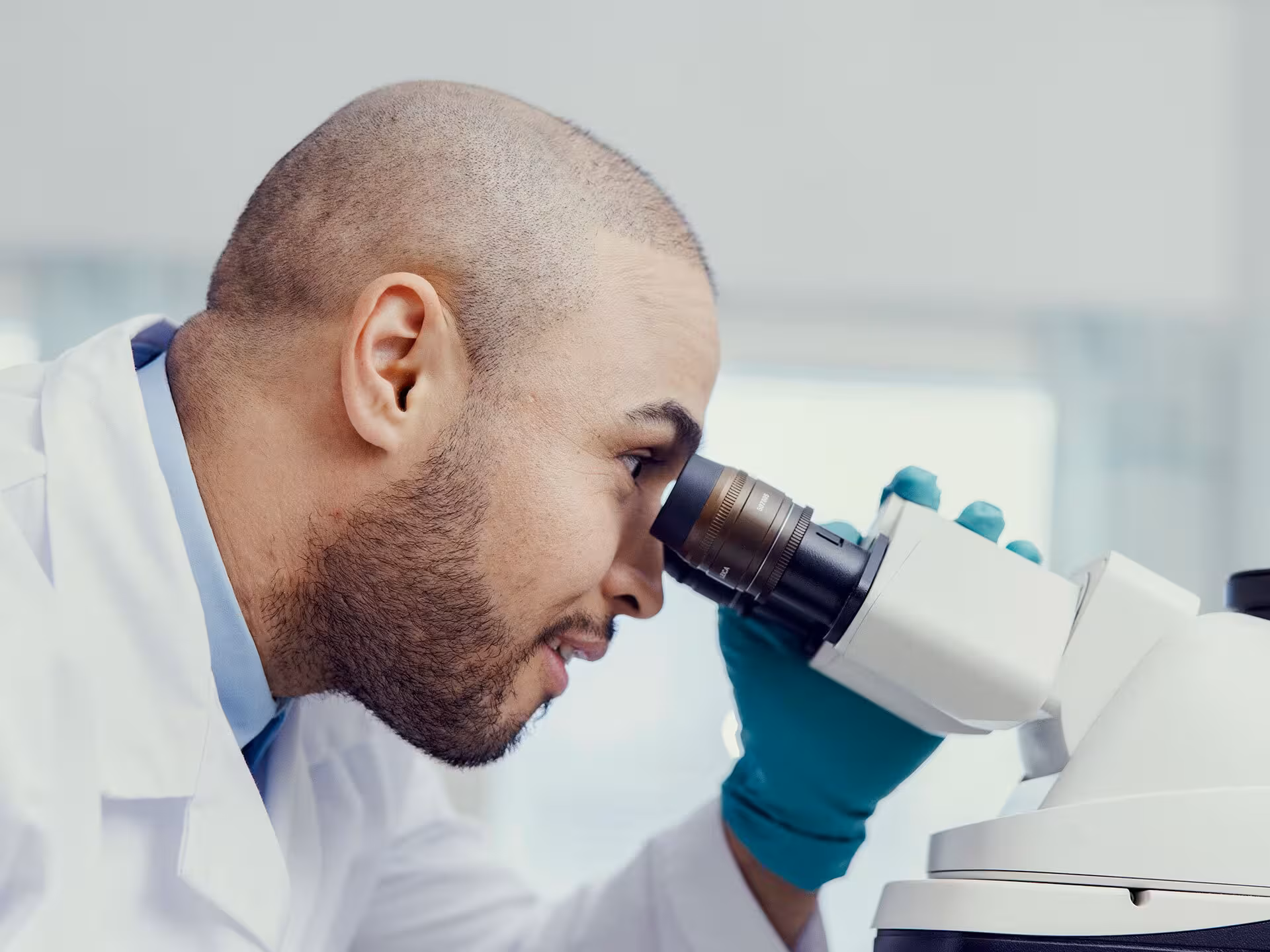 orion_research-and-development_man-detecting-microscope_2022_3475.jpg